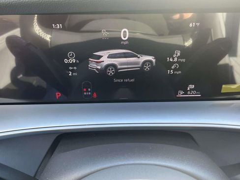 New 2026 Volkswagen Tiguan SE FWD image 21