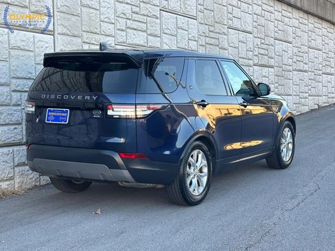 Used 2018 Land Rover Discovery SE image 6