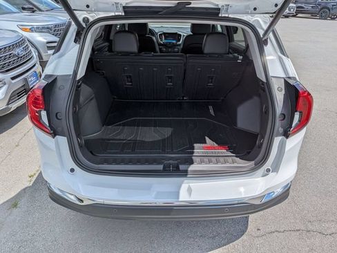 Used 2023 GMC Terrain SLT w/ Infotainment Package II AWD/4WD image 19