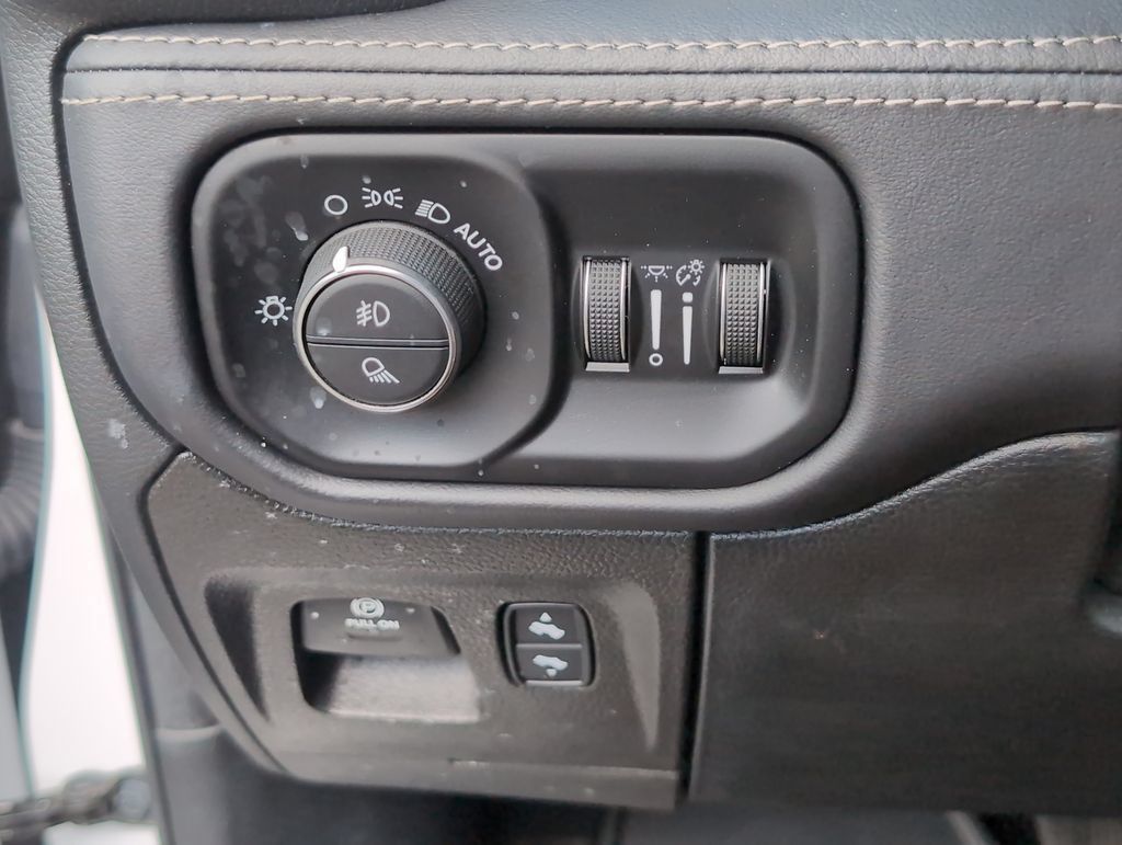 Used 2021 RAM 1500 Limited w/ Body Color Bumper Group RWD image 22