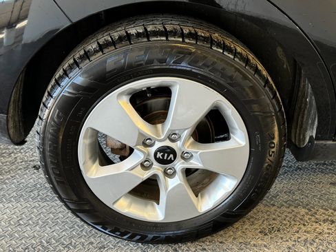 Used 2019 Kia Soul image 11