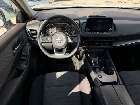 Used 2023 Nissan Rogue SV FWD image 4