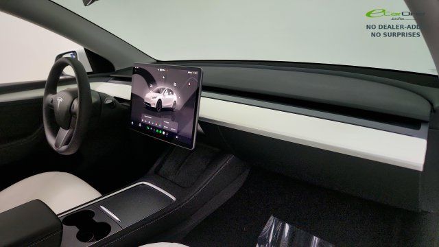 Used 2025 Tesla Model Y Performance AWD/4WD image 34