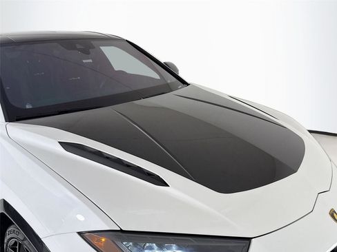 Used 2024 Lamborghini Urus Performante AWD/4WD image 37