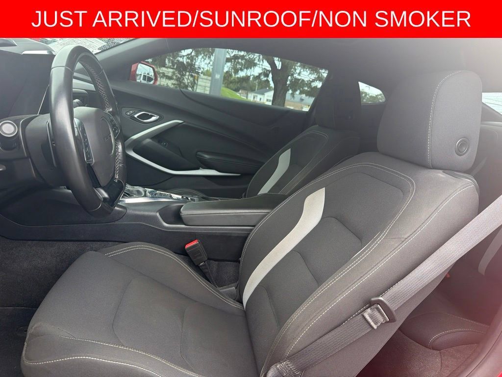 Used 2020 Chevrolet Camaro LT RWD image 9