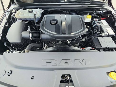 Used 2025 RAM 1500 Laramie AWD/4WD image 19