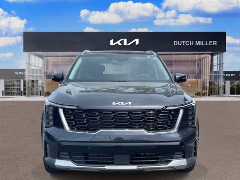 Certified 2025 Kia Sorento EX FWD image 2