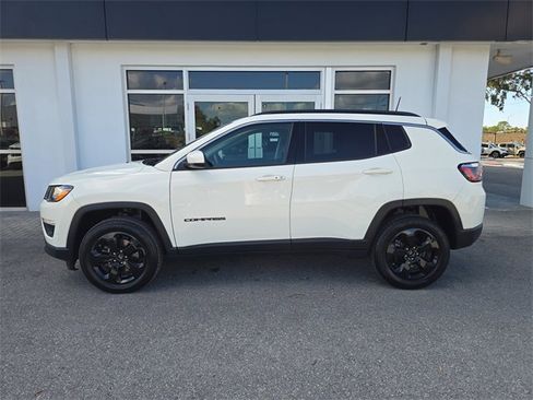 Used 2019 Jeep Compass Latitude image 4