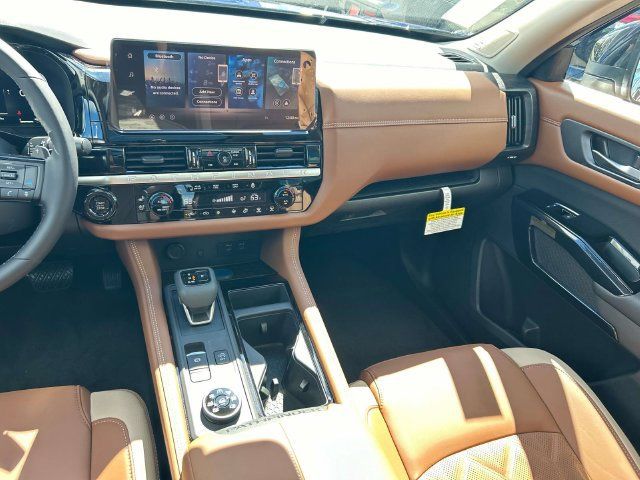 New 2026 Nissan Pathfinder Platinum AWD/4WD image 16