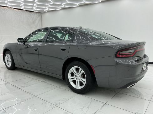 Used 2020 Dodge Charger SXT w/ Leather Interior Group RWD image 12