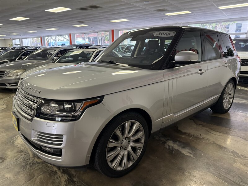 Used 2016 Land Rover Range Rover Supercharged AWD/4WD image 3