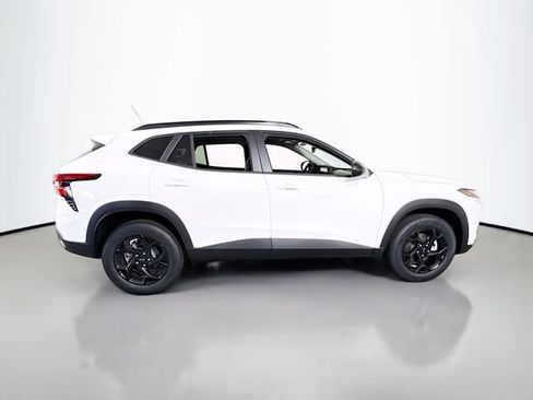 New 2026 Chevrolet Trax LT w/ Driver Confidence Package FWD image 5