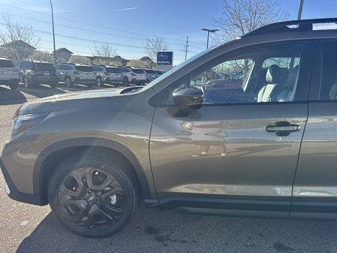 Used 2025 Subaru Ascent Bronze Edition w/ Popular Package #2 image 13