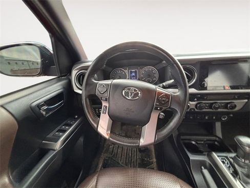 Used 2017 Toyota Tacoma Limited image 12