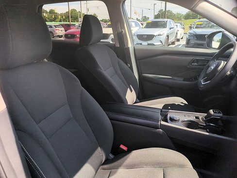 Used 2024 Nissan Rogue S AWD/4WD image 32