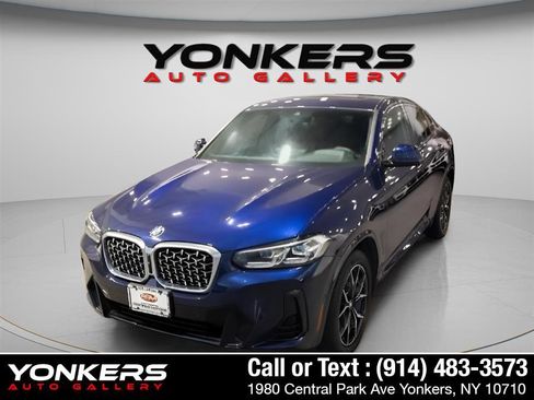 Used 2022 BMW X4 xDrive30i w/ M Sport Package image 3