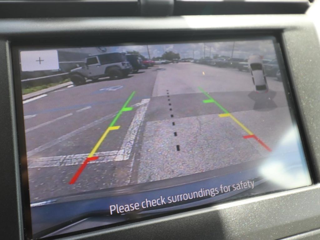Used 2020 Ford Fusion SE FWD image 4