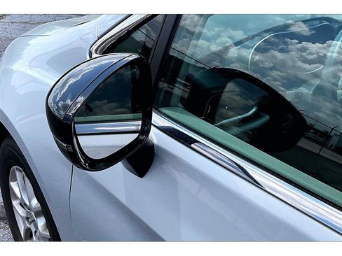 Used 2024 Chrysler Pacifica Touring-L FWD image 29