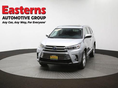 Used 2019 Toyota Highlander Limited w/ Carpet Mat Package (TMS) image 60