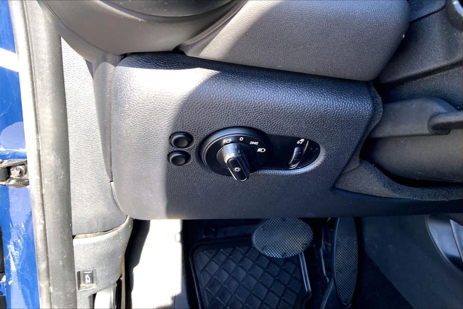 Used 2016 MINI Cooper 2-Door Hardtop FWD image 31