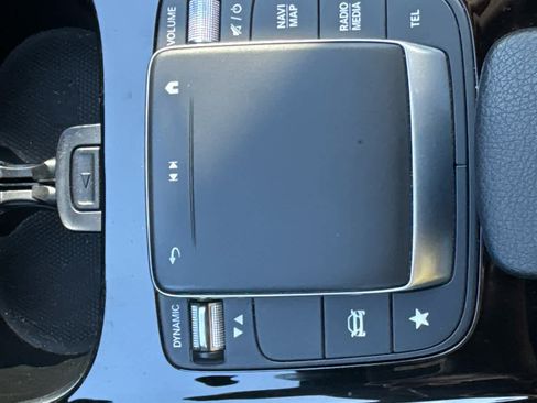 Used 2022 Mercedes-Benz GLB 250 4MATIC image 27