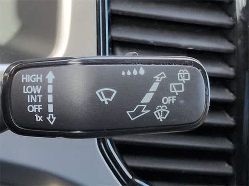 Used 2022 Volkswagen Atlas SE image 25