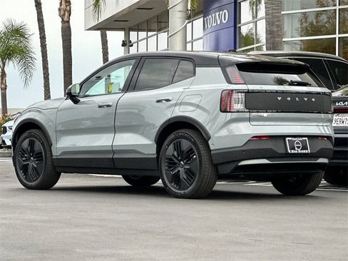 New 2026 Volvo EX30 Cross Country Ultra image 3
