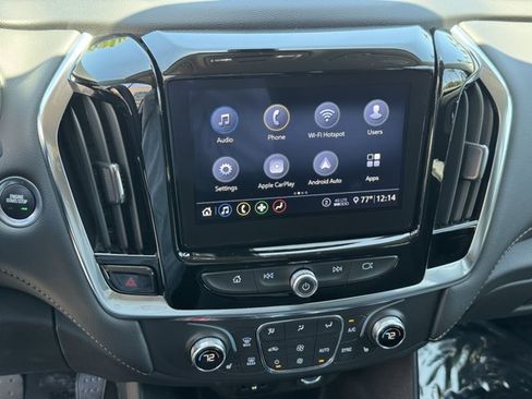 Used 2021 Chevrolet Traverse LT FWD image 21