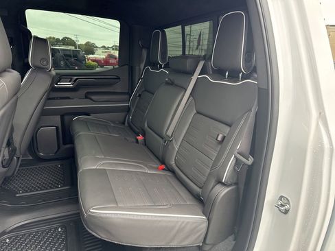 Used 2025 GMC Sierra 1500 AT4X image 24