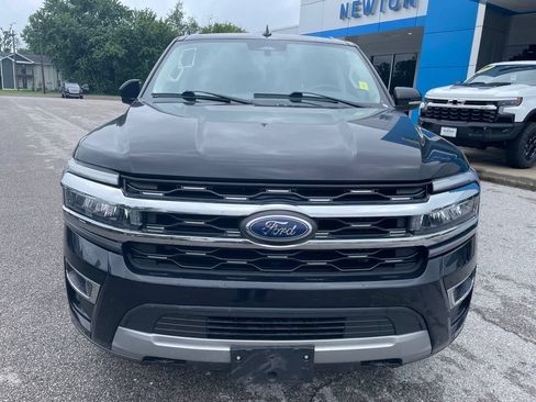 Used 2023 Ford Expedition Limited AWD/4WD image 2