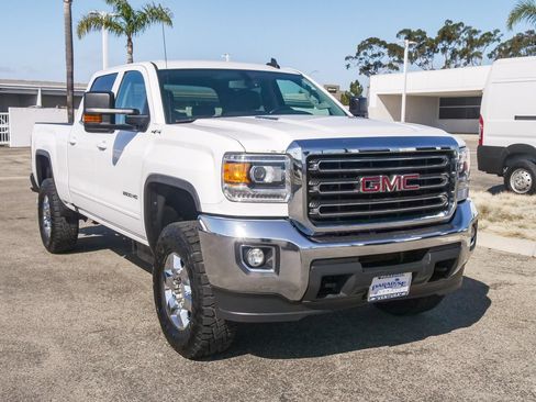 Used 2016 GMC Sierra 2500 SLE w/ SLE Preferred Package AWD/4WD image 3