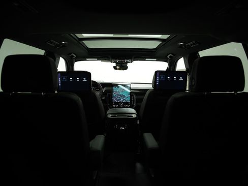 New 2026 GMC Yukon XL AT4 w/ AT4 Premium Plus Package AWD/4WD image 14