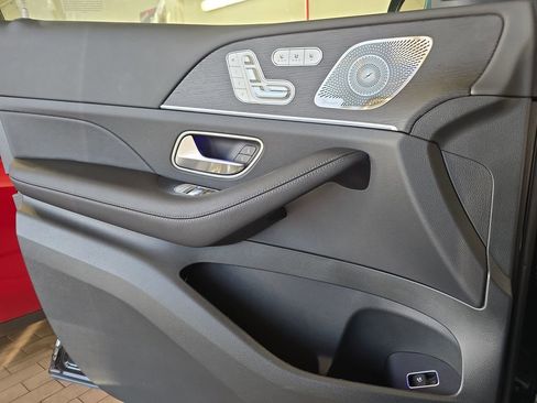 Certified 2025 Mercedes-Benz GLE 350 4MATIC image 31