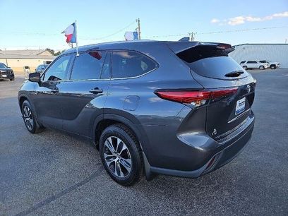 Used 2022 Toyota Highlander XLE