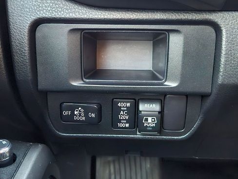 Used 2017 Toyota Tacoma TRD Off-Road image 20