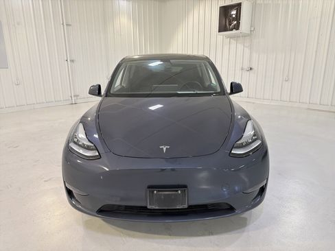 Used 2023 Tesla Model Y Long Range image 8
