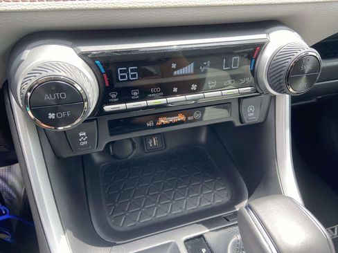Used 2025 Toyota RAV4 XLE Premium FWD image 27
