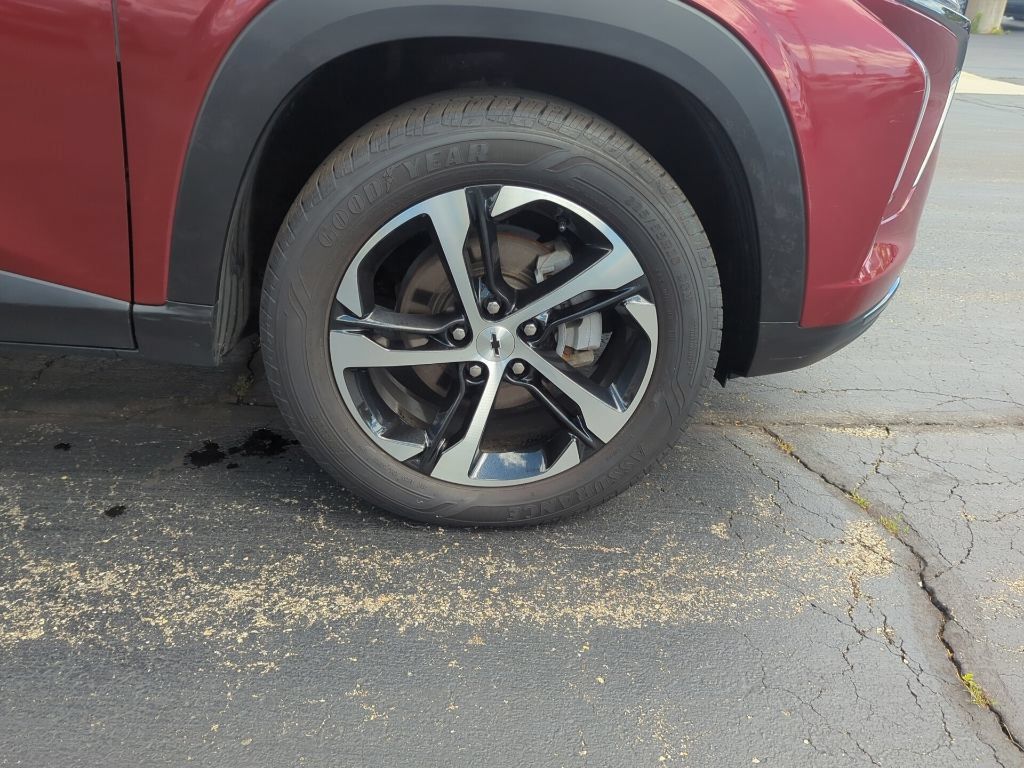 Certified 2024 Chevrolet Trax RS w/ Driver Confidence Package FWD image 11