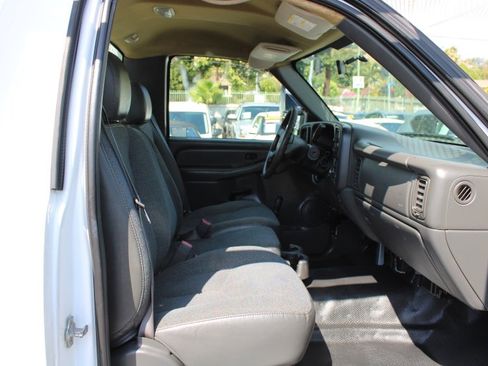 Used 2006 Chevrolet Silverado 3500 2WD Regular Cab image 8