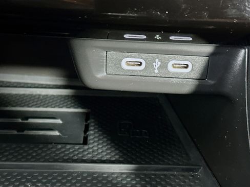 Used 2025 Volkswagen Jetta SE FWD image 26