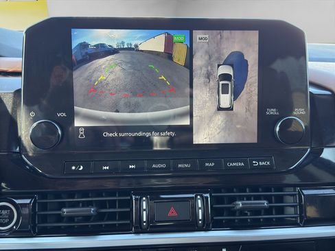 Used 2022 Nissan Pathfinder Platinum w/ Cargo Package image 24