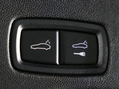 Used 2025 Porsche Macan Turbo Electric image 13