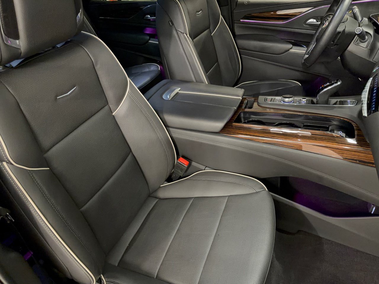 Certified 2023 Cadillac Escalade Premium Luxury w/ Performance Package AWD/4WD image 30