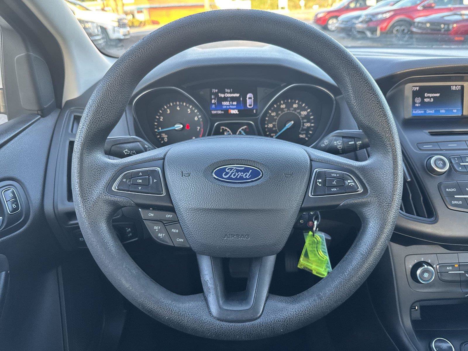 Used 2017 Ford Focus SE FWD image 6