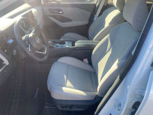 Used 2023 Nissan Rogue SV image 14