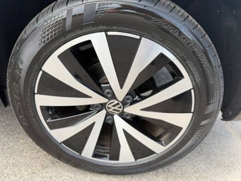 Certified 2022 Volkswagen Taos SE AWD/4WD image 22