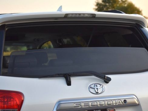 Used 2013 Toyota Sequoia Platinum AWD/4WD image 19