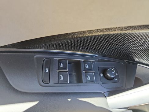 New 2026 Volkswagen Tiguan SE R-Line image 24