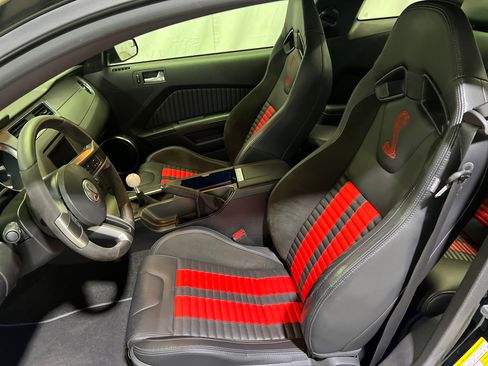 Used 2013 Ford Mustang Shelby GT500 RWD image 17