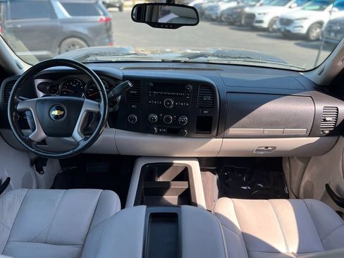 Used 2011 Chevrolet Silverado 2500 LT AWD/4WD image 16